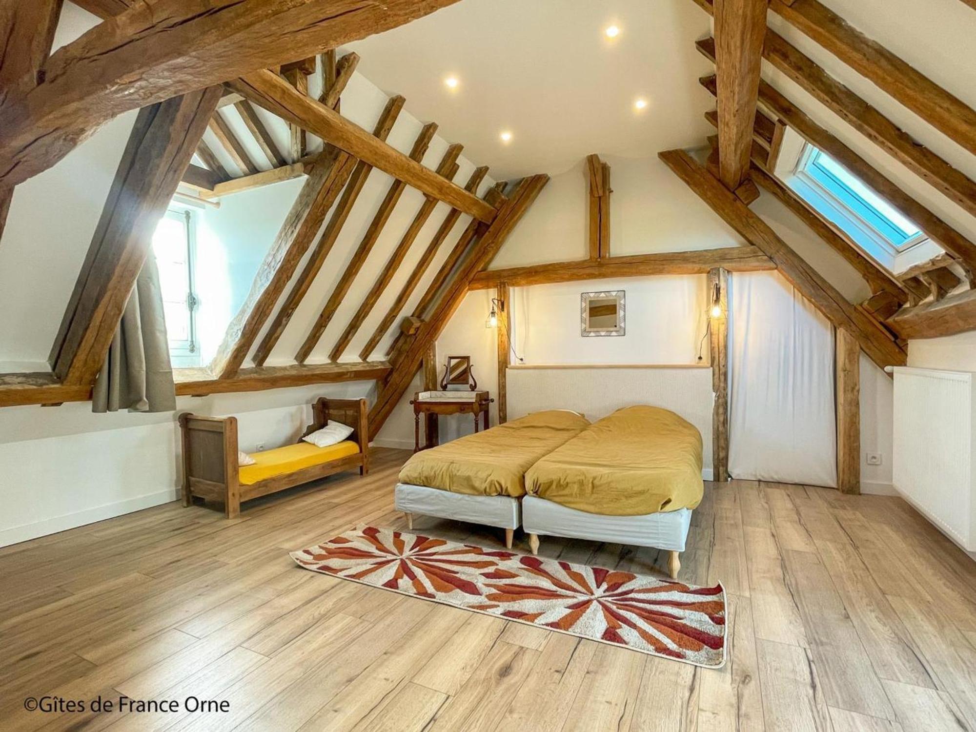 Maison De Charme Avec Piscine Interieure, Grand Jardin, Et Paysages Magnifiques En Pleine Campagne - Fr-1-497-164 Rémalard Eksteriør billede