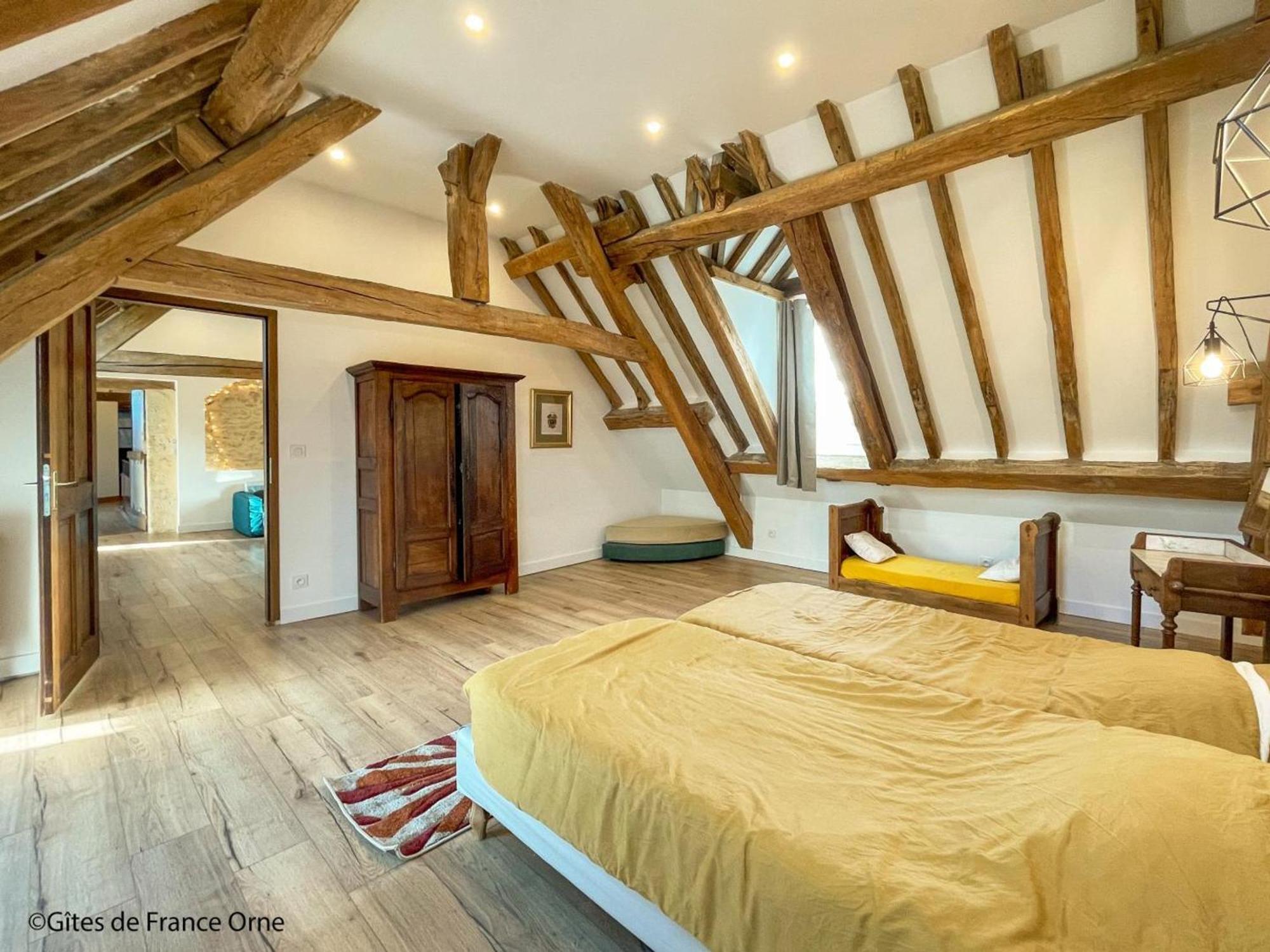 Maison De Charme Avec Piscine Interieure, Grand Jardin, Et Paysages Magnifiques En Pleine Campagne - Fr-1-497-164 Rémalard Eksteriør billede